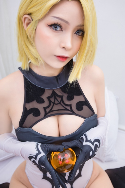 Umeko J - 18号 Android 18 with 2B Design.jpg